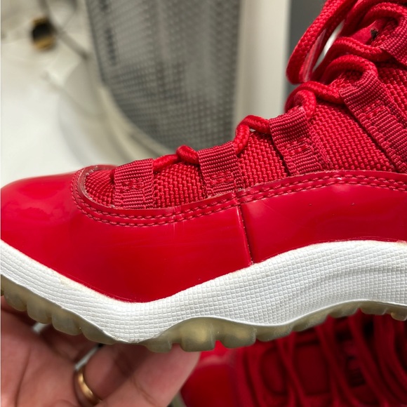 Kids Jordan 11 Retro in Red size 13C - Picture 6 of 7